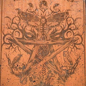Grafika ścienna Lilith Dark Goddess • Grawerowana ekologiczna skóra korkowa