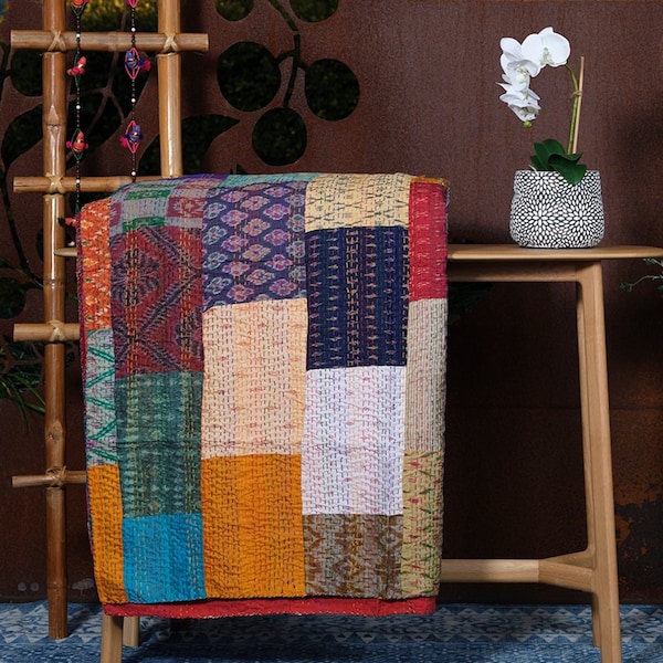 Vintage Kantha Quilt, Queen size quilt 90 x 108 inches quilt, Handmade quilts 225x270 cms, Indian quilt, Blanket, Kantha