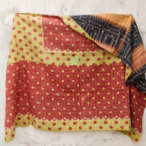 Vintage Kantha quilts, kantha throw, kantha blankets, quilts, Handmade, Vintage throw