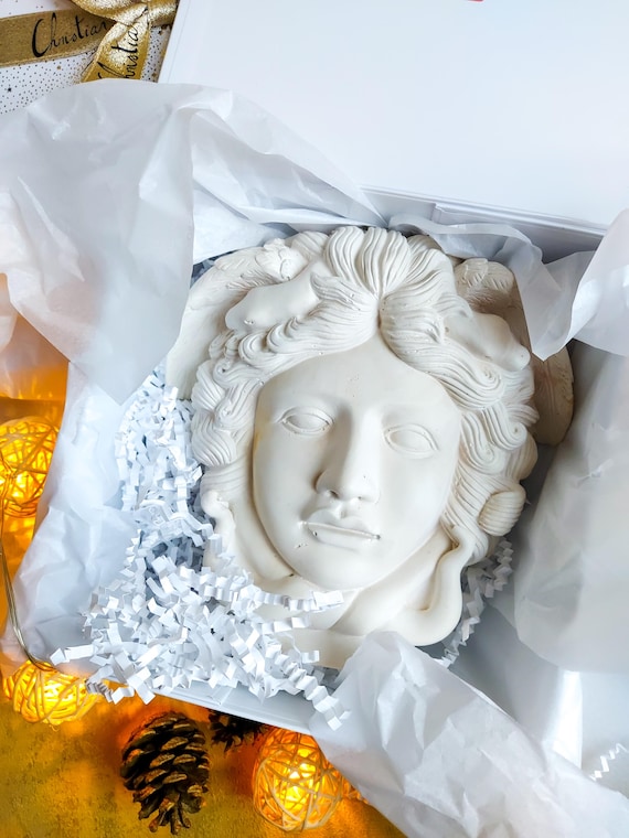 Medusa Statue Gift | Concrete Sculpture for Home or Garden | Greek Mythology Decor | Unique Shelf Art | Boho Cement Figure 30x35x12 cm