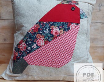 Kissen mit Liebesvogelmotiv und buntem Papagei im Patchwork-Stil mit Umschlagverschluss.