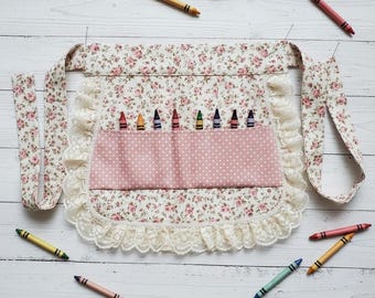 PDF-Schnittmuster für Kinderschürze mit Tasche – Anleitung für eine Schürze mit gerüschtem Buntstifthalter, einfaches DIY für kleine Künstler, anfängerfreundlich