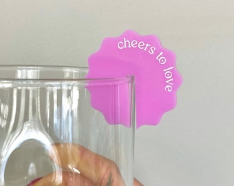 Etiquetas onduladas para bebidas - Etiquetas para bebidas de despedida de soltera - Tarjetas de lugar para bodas - Etiquetas acrílicas para bebidas