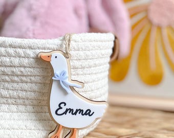 Etiqueta personalizada de pato de Pascua: etiqueta de cesta de madera y acrílico grabada