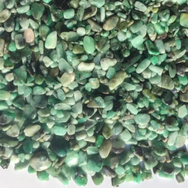 EMERALD Chips - 3-7mm - 1, 2, 4, 8 oz -  Gemstone Chips - Crystal Chips - Roller Bottle Chips - Healing Crystals - Arts & Crafts