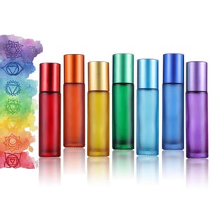 CHAKRAKLEUREN Set van 7 rolflessen - 10 ml matglas met metalen doppen - edelsteen, roestvrijstalen of glazen rollerbal en kristalschilfers optie