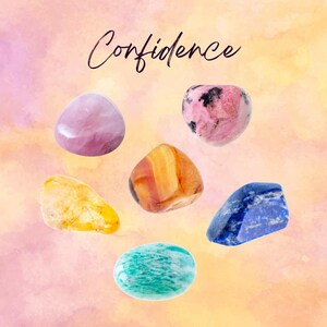 Ensemble de cristaux d'intention Manifest CONFIDENCE - 2 tailles - avec informations et carte de mantras, cadre de présentation et sac de rangement - Reiki amélioré