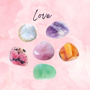 Ensemble de cristaux d'intention Manifest LOVE - 2 tailles - avec information et carte de mantras, cadre de présentation et sac de rangement - Reiki amélioré