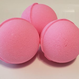 Twisted Unicorn scented bath bomb with hidden unicorn toy,Bath Bomb,Kids Bath Bomb,Surprise Bath Bomb,Girl Bath Bomb