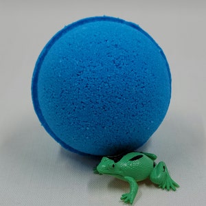 Root Beer Float Scented Bath Bomb With Hidden Frog Toy Inside
