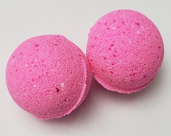 Cotton Candy scented with Hidden cat toy figure bath bomb