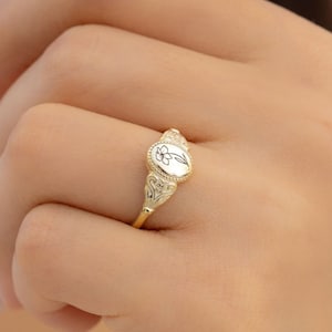 Birth Flower Ring, Birth Flower Jewelry, Signet Rings, Dainty Ring, Mothers Day Gift, Birth Month Flower Ring, 14k Gold Signet Ring