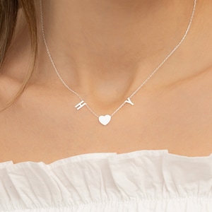 GRANDE SALDI, Collana con iniziale minuscola in oro, Collana con iniziale laterale, Collana in oro, Regalo per la festa della mamma, Collana con lettera iniziale, Iniziale minuscola