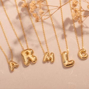 Collar con letra de burbuja, collar con inicial, collar con letra, collar con globo, regalo del Día de la Madre, collar con letra dorada