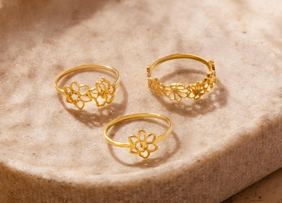 Dainty Birthflower Ring , Bouquet Ring , Birth Flower Family Ring , Dainty Flower Ring , Birthflower Band