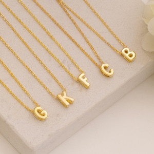 Collar con inicial de oro de 14 quilates, collar con letra de burbuja, collar con letra, collar con inicial, collar con nombre de burbuja, regalo de Navidad, collar con globo