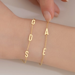 Pulsera con inicial, pulsera con letra, pulsera con inicial dorada, pulsera con letra personalizada, pulsera con inicial extra pequeña, regalo para ella