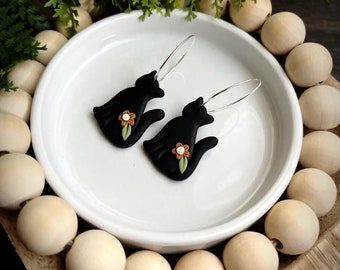 Black Cat Halloween Floral Hoop Earring / Polymer Clay Cat Earring / Fall Vat Floral Hoops / Fall Clay Earring
