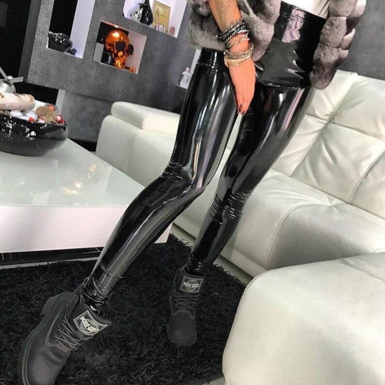 Woman Wet Look Leggings / Black PVC 