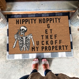 Hippity Hoppity Raus aus meinem Eigentum, lustige Fußmatte, Skelett Fußmatte, lustige Fußmatte, Willkommensmatte, lustige Fußmatte, lustige Haustürdekoration