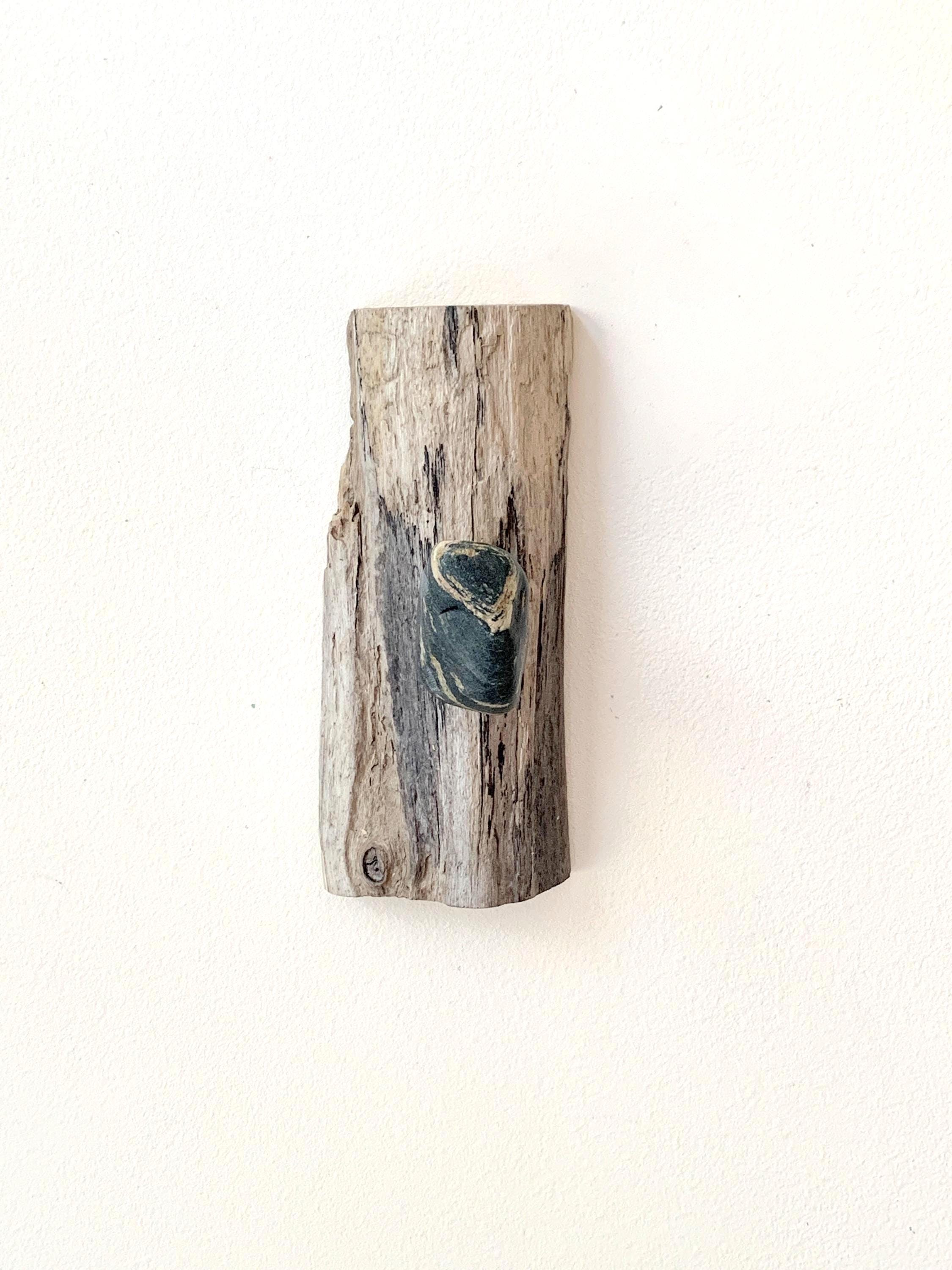 Handmade Driftwood Beach Stone Hook | Coastal Wall Art Decor (6-1/2" Tall)