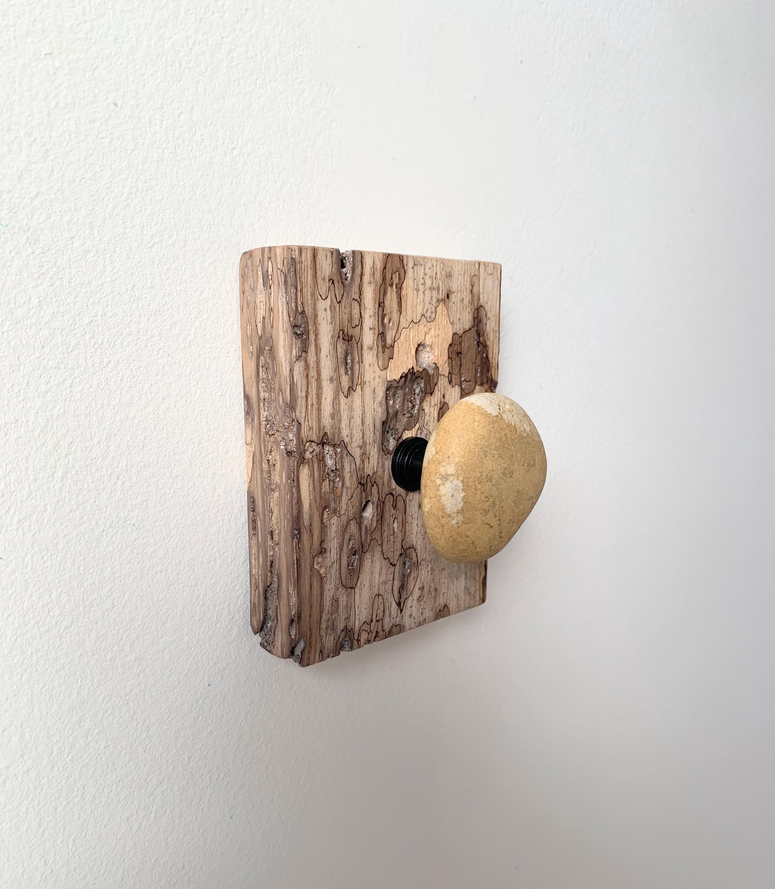Beach stone wall hook on rustic spalted driftwood – for towel, scarf, coat or more