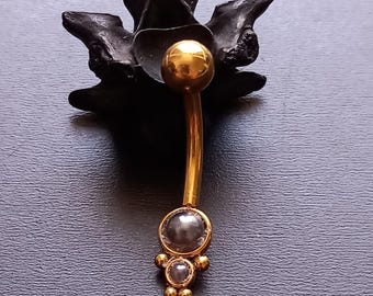 Piercing de ombligo Tribal Fusion Gold con perlas negras – Joyería bohemia para el ombligo