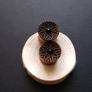 Star Ear Plugs Carved in Tek Wood with Onyx Stone- 10mm- 00ga- Stretched Ears- Body Modification- Organic Jewelry- Ear Expanders- Geometric
