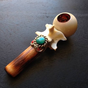 Pipa para fumar de bolsillo con hueso de serpiente - Piedra crisocola - Nuez de tagua - Bambú - Joyería orgánica - Hecha a mano - Joyería tribal - Pipa de tabaco de bolsillo - Étnica
