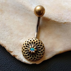 Piercing para ombligo de latón con forma de semiilla de vida y piedra de ópalo - Geometría sagrada - Diosa - Joyas para el ombligo - Ornemental - Joyas Alt - Barra para el ombligo - Nueva colección