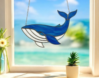 ステンドグラスのクジラのサンキャッチャー：手作りの海をイメージした