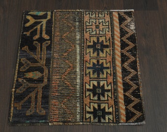 1.7x1.8 Ft Handmade small rug, Vintage mini rug, Bath mat, Bathroom rug, Kitchen throw carpet, Door mat, Laundry rug, Entryway rug, 2x2 Rug
