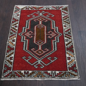 2x2 Turkish rug, Bath mat, Bathroom rug, Kitchen throw rug, Vintage small rug, Wool rug, Boho decor, Entryway rug, 2x2 Door mat, 1.6x2.0 Ft