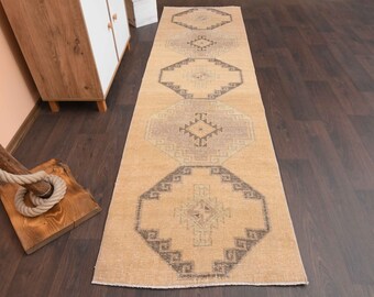 2.8 x 9.9フィートのウシャックランナー、ウールラグ、アンティーク