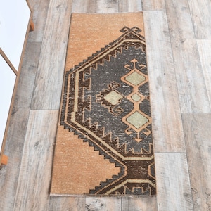 1.6x3.9 Ft Kitchen throw rug, Turkish wool rug, Bath mat, Bathroom rug, Door mat, Handmade small rug, Vintage mini rug, Boho decor, Gift rug