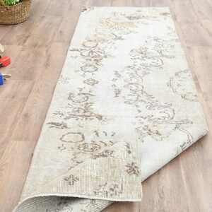 2x8 Vintage rug, Turkish rug, Hallway Rug, Oushak rug, Entryway rug, Wool rug, Kitchen rug, Runner rug, Anatolian rug, Floral Runner