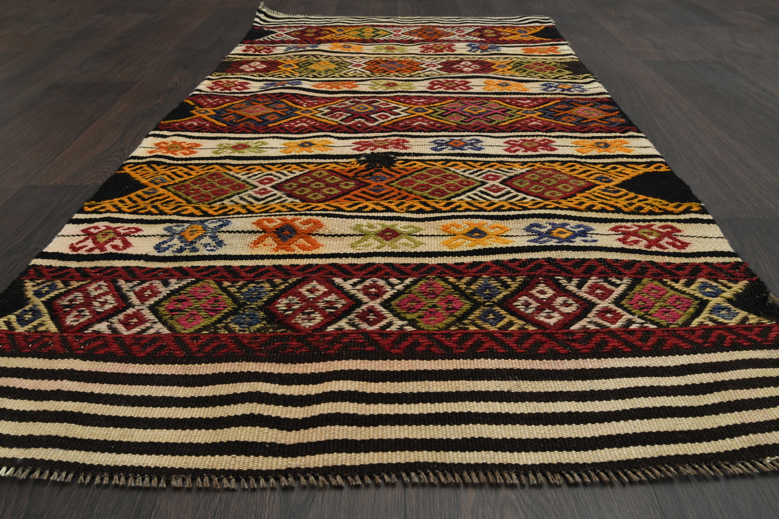 ラグ・カーペット USED HAND MADE RUG 2.4xx4.1 Ft Handmade Vintage Small Rug, Bath Mat, Bathroom Rug