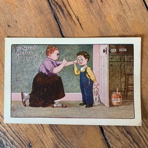 Cartão postal vintage humor menino problema jam pote mulher chinelo cachorro cachorrinho país chalé macacão