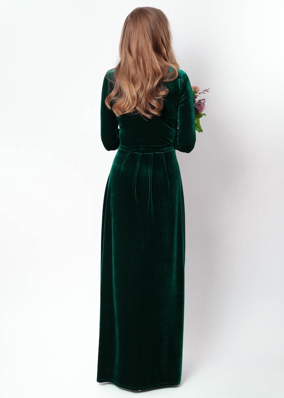 Emerald Green Velvet Maxi Dress: Holiday Gown with Long Sleeves and Slit Emerald Green Velvet Maxi Dress: Holiday Gown With Long Sleeves and Slit,  Christmas, Fall Winter Wedding, Bridesmaid, Mother of the Bride - Etsy