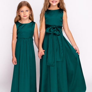 Robe infinie vert foncé, robe infinie en soie, robe de demoiselle d'honneur, robe de demoiselle d'honneur, robes mère et fille image 3