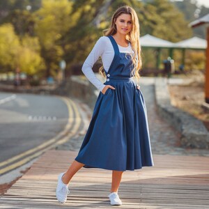 Backless denim dress 2025