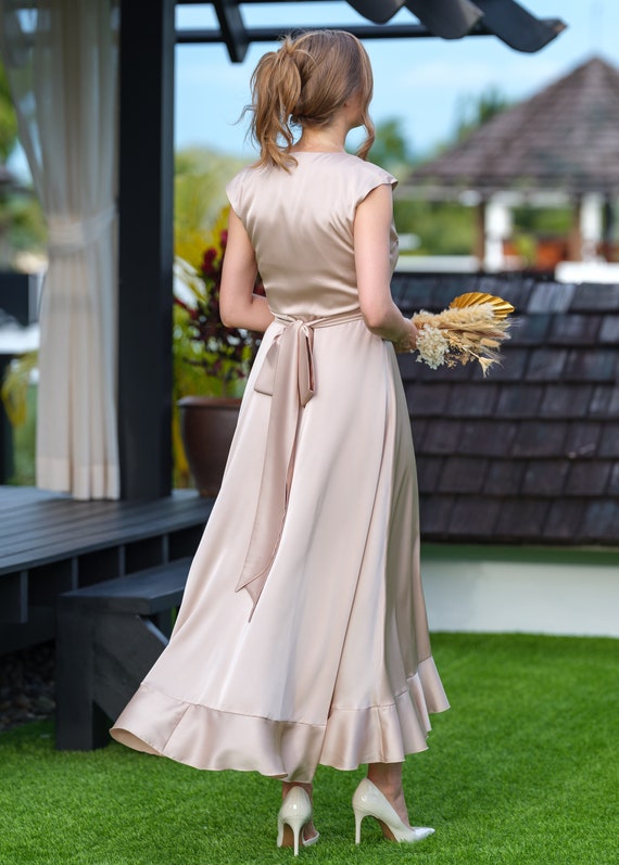 Robe beige champagne robe en soie robe portefeuille robe de demoiselle d honneur robe d invite de mariage robe pour femme robe longue robe de soiree robe longue Etsy France
