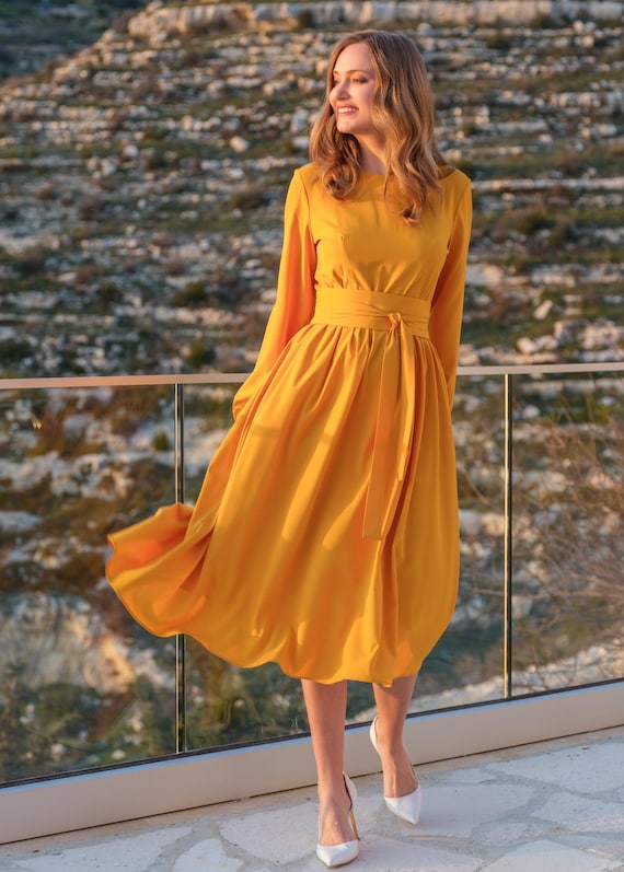 long sleeved yellow dress Honey yellow midi dress with belt & pockets