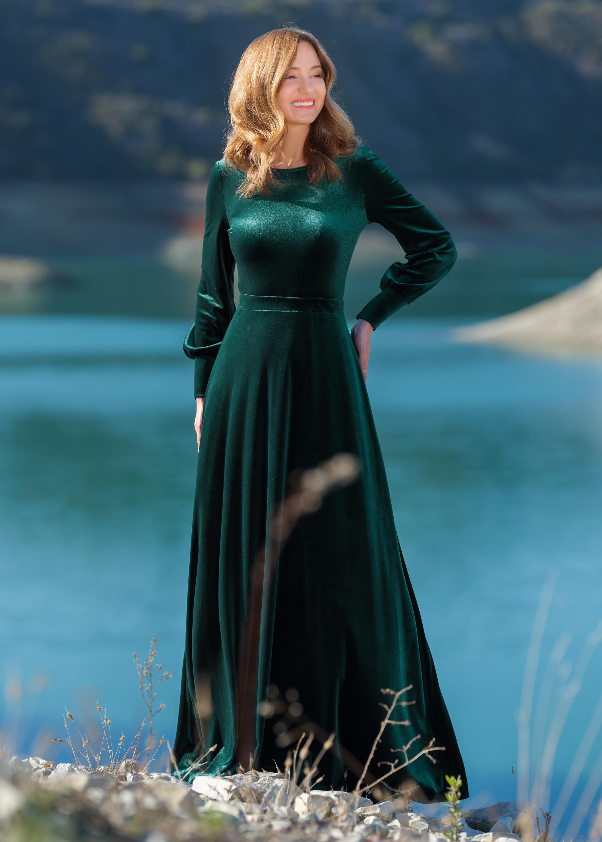 Emerald Green Velvet Maxi Dress: Elegant Long Sleeve Gown, Fall Wedding  Guest, Modest Bridesmaid - Etsy UK