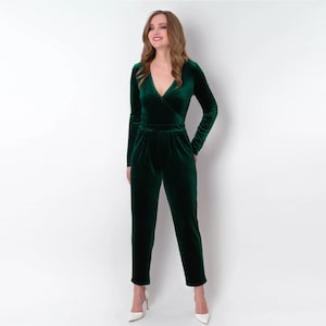 Emerald green velvet jumpsuit, bridesmaid jumpsuit, velvet jumpsuit, wrap velvet jumpsuit, evening jumpsuit, wedding guest jumpsuit