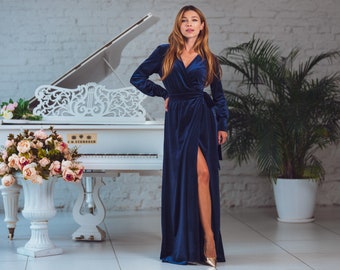 Navy blue velvet long robe, vintage robe, bride robe, bridesmaids robe, women's velvet robe, long velour robe, luxurious robe, wedding robe