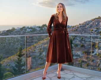 Vestido envelope de veludo em tom marrom ferrugem: vestido longo de manga comprida, vestido de noite, vestido de Natal, vestido para convidada de casamento
