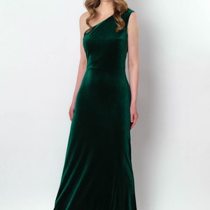 Emerald green velvet long dress with train