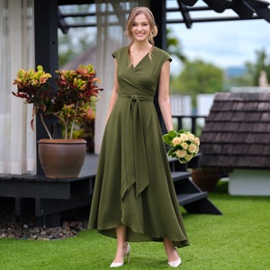 Vestido de dama de honor de gasa verde oliva, vestido de invitada de boda, vestido de dama de honor, vestido largo cruzado de gasa, vestido de noche, vestido formal de gasa