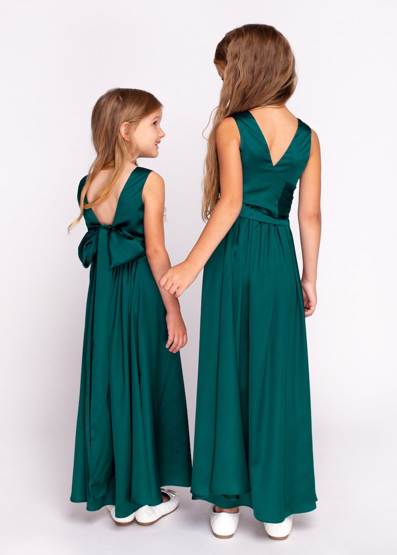 Robe infinie vert foncé, robe infinie en soie, robe de demoiselle d'honneur, robe de demoiselle d'honneur, robes mère et fille image 9